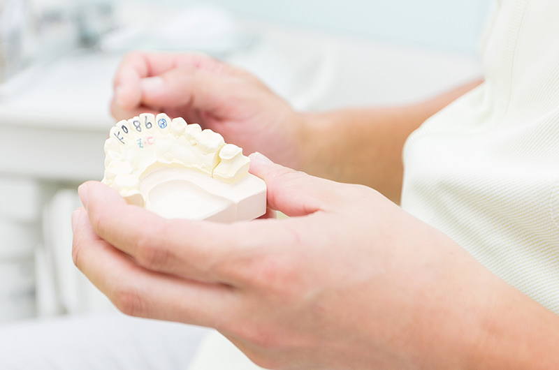 虫歯からインプラントまで幅広い治療に対応